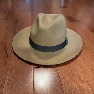 Felt fedora hat